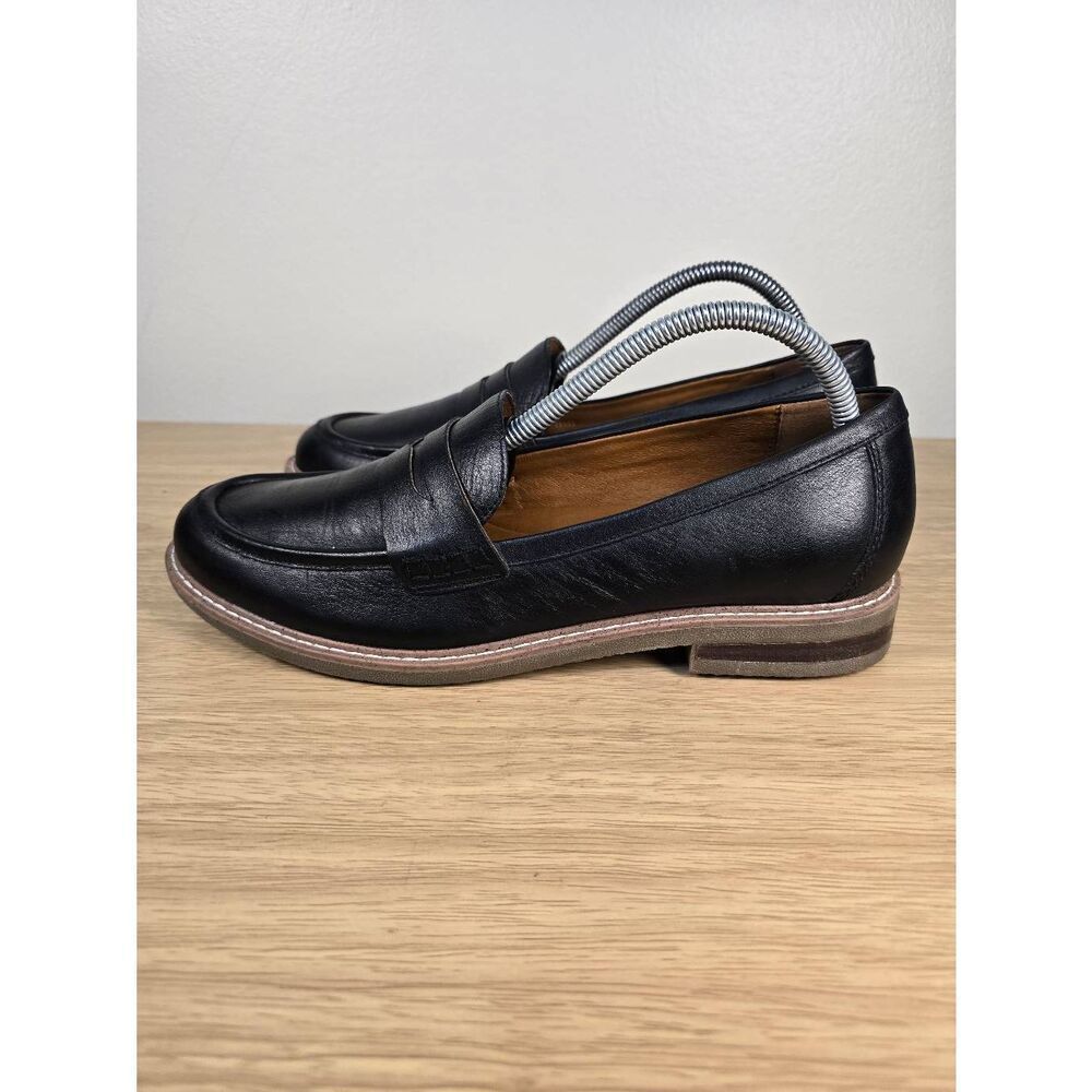 Earth Shoes Womens 10 M Javas Penny Loafers Black Leather Casual Comfort Low Top